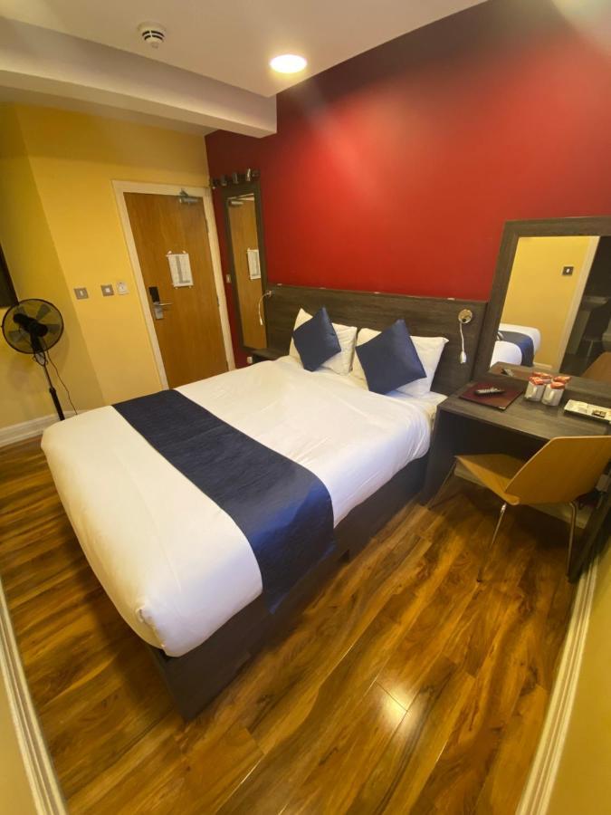 Ville Hotel Manchester Exterior photo