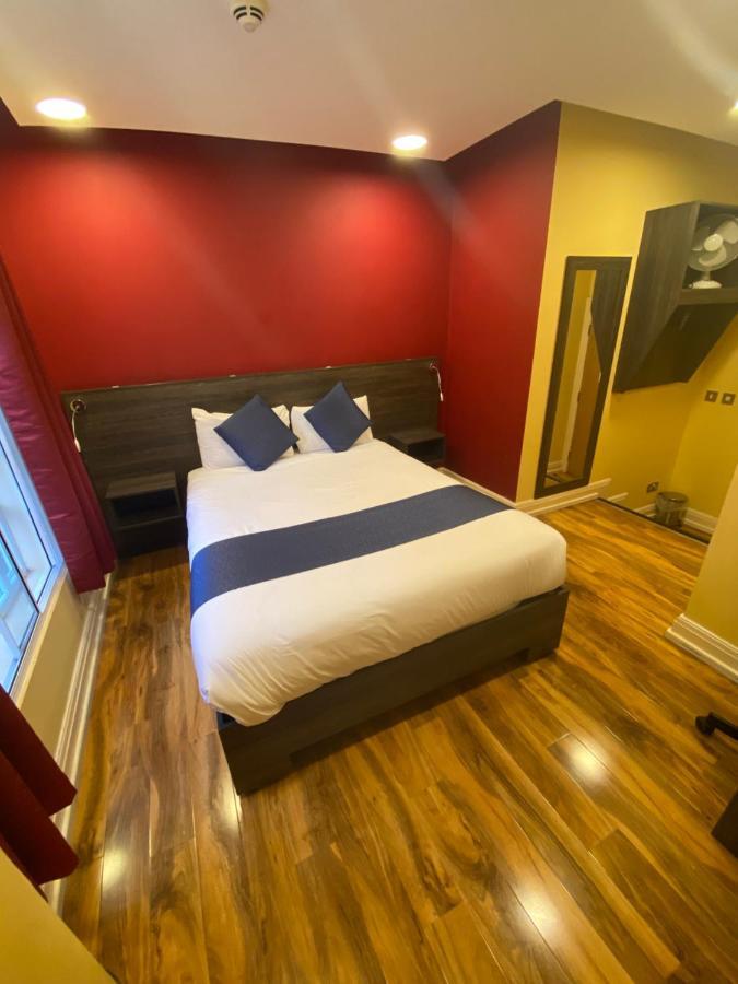 Ville Hotel Manchester Exterior photo