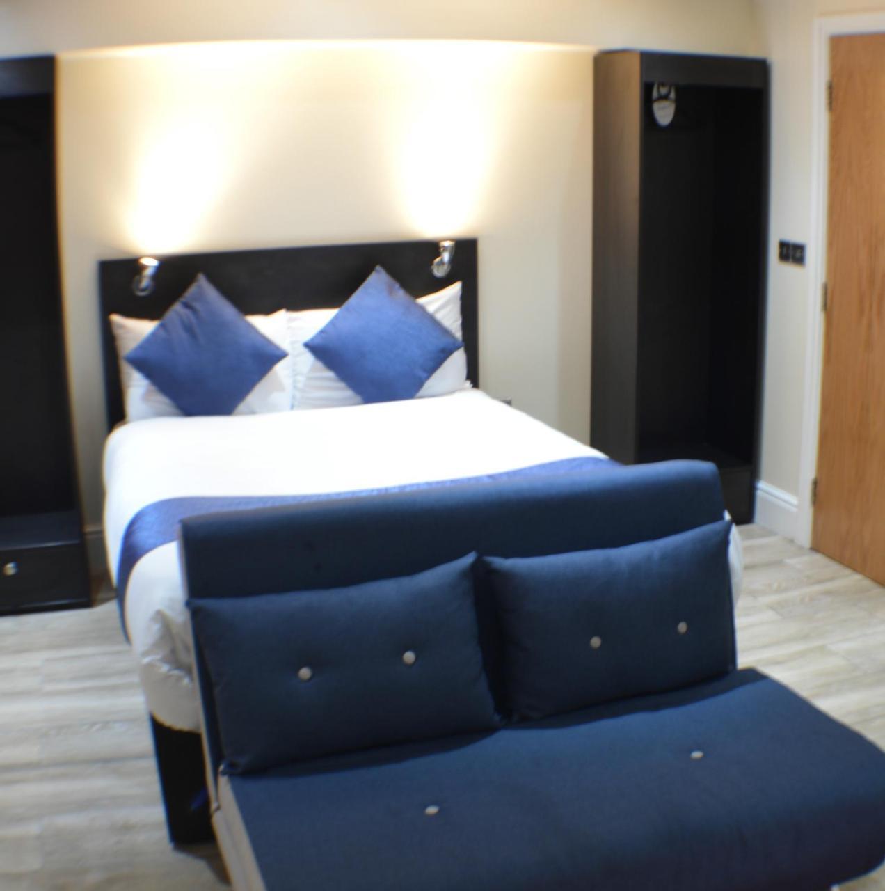 Ville Hotel Manchester Exterior photo