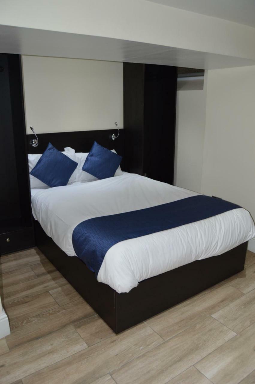 Ville Hotel Manchester Exterior photo