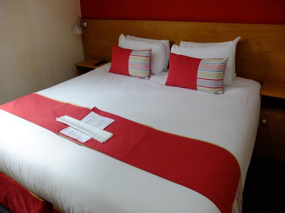 Ville Hotel Manchester Exterior photo